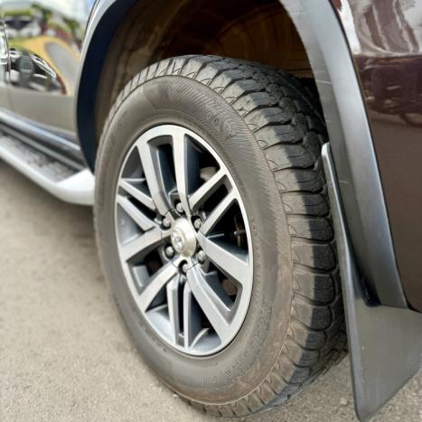 TOYOTA Hilux SW4 2.8 16V 4P SRX 4X4 7 LUGARES TURBO DIESEL AUTOM�TICO, Foto 13