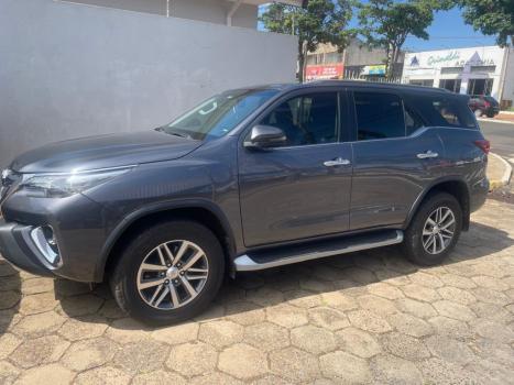 TOYOTA Hilux SW4 2.8 16V 4P SRX 4X4 7 LUGARES TURBO DIESEL AUTOM�TICO, Foto 2