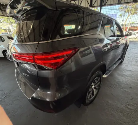 TOYOTA Hilux SW4 2.8 16V 4P SRX 4X4 7 LUGARES TURBO DIESEL AUTOM�TICO, Foto 6