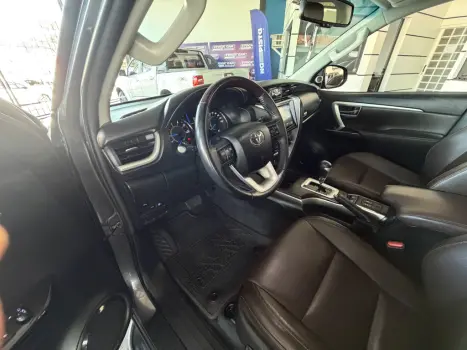 TOYOTA Hilux SW4 2.8 16V 4P SRX 4X4 7 LUGARES TURBO DIESEL AUTOM�TICO, Foto 9