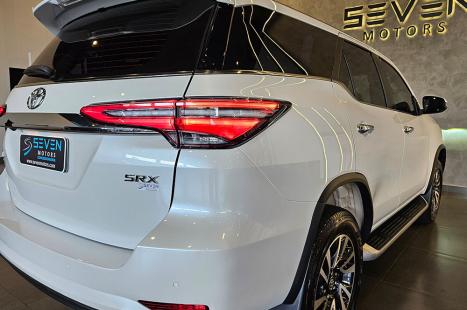 TOYOTA Hilux SW4 2.8 16V 4P SRX 4X4 7 LUGARES TURBO DIESEL AUTOM�TICO, Foto 9