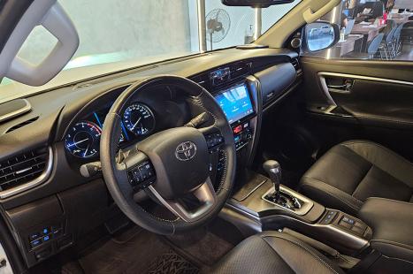 TOYOTA Hilux SW4 2.8 16V 4P SRX 4X4 7 LUGARES TURBO DIESEL AUTOM�TICO, Foto 13