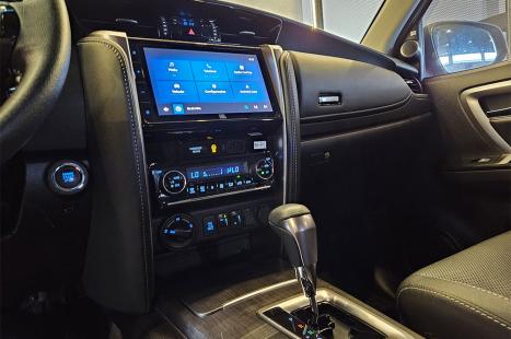 TOYOTA Hilux SW4 2.8 16V 4P SRX 4X4 7 LUGARES TURBO DIESEL AUTOM�TICO, Foto 16