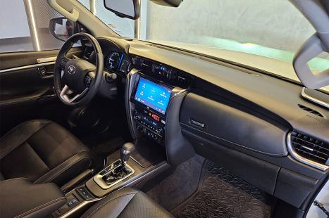 TOYOTA Hilux SW4 2.8 16V 4P SRX 4X4 7 LUGARES TURBO DIESEL AUTOM�TICO, Foto 17