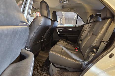 TOYOTA Hilux SW4 2.8 16V 4P SRX 4X4 7 LUGARES TURBO DIESEL AUTOM�TICO, Foto 20