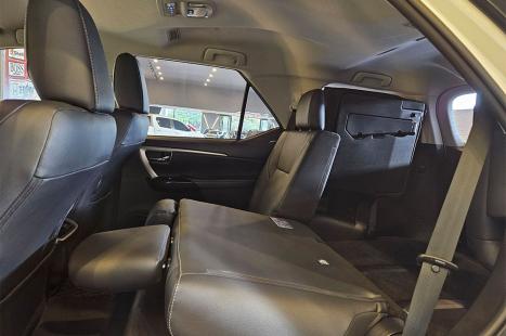 TOYOTA Hilux SW4 2.8 16V 4P SRX 4X4 7 LUGARES TURBO DIESEL AUTOM�TICO, Foto 21