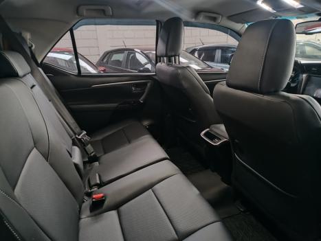 TOYOTA Hilux SW4 2.8 16V 4P SRX PLATINUM 4X4 7 LUGARES TURBO DIESEL AUTOM�TICO, Foto 8