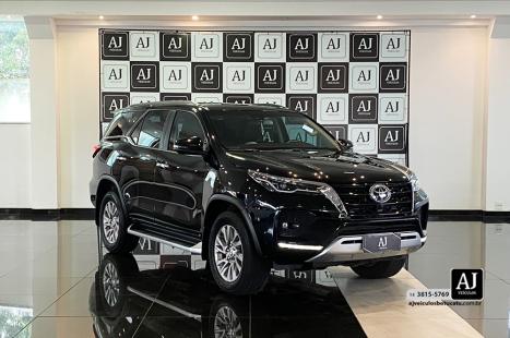 TOYOTA Hilux SW4 2.8 16V 4P SRX 4X4 7 LUGARES TURBO DIESEL AUTOM�TICO, Foto 3