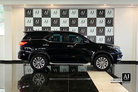 TOYOTA Hilux SW4 2.8 16V 4P SRX 4X4 7 LUGARES TURBO DIESEL AUTOM�TICO, Foto 4