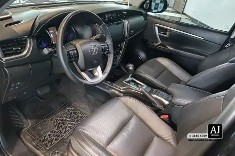 TOYOTA Hilux SW4 2.8 16V 4P SRX 4X4 7 LUGARES TURBO DIESEL AUTOM�TICO, Foto 9