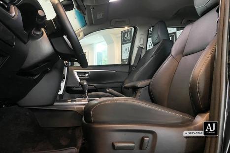 TOYOTA Hilux SW4 2.8 16V 4P SRX 4X4 7 LUGARES TURBO DIESEL AUTOM�TICO, Foto 13