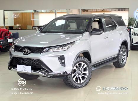 TOYOTA Hilux SW4 2.8 4P SRX 4X4 DIAMOND 7 LUGARES TURBO DIESEL AUTOM�TICO, Foto 1