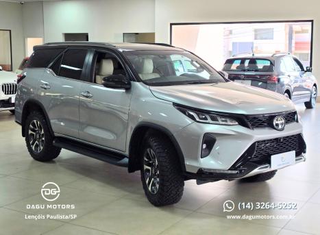 TOYOTA Hilux SW4 2.8 4P SRX 4X4 DIAMOND 7 LUGARES TURBO DIESEL AUTOM�TICO, Foto 3