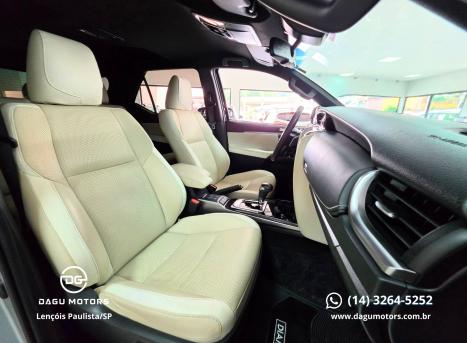 TOYOTA Hilux SW4 2.8 4P SRX 4X4 DIAMOND 7 LUGARES TURBO DIESEL AUTOM�TICO, Foto 8