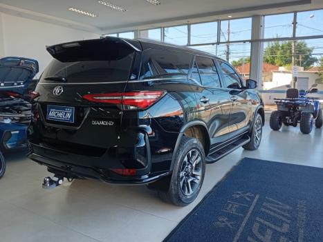 TOYOTA Hilux SW4 2.8 4P SRX 4X4 DIAMOND 7 LUGARES TURBO DIESEL AUTOM�TICO, Foto 5