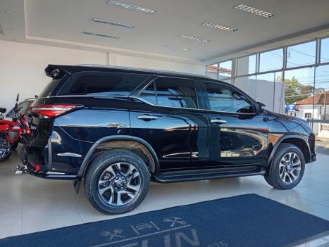 TOYOTA Hilux SW4 2.8 4P SRX 4X4 DIAMOND 7 LUGARES TURBO DIESEL AUTOM�TICO, Foto 6