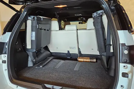 TOYOTA Hilux SW4 2.8 4P SRX 4X4 DIAMOND 7 LUGARES TURBO DIESEL AUTOM�TICO, Foto 18