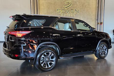 TOYOTA Hilux SW4 2.8 4P SRX 4X4 DIAMOND 7 LUGARES TURBO DIESEL AUTOM�TICO, Foto 5