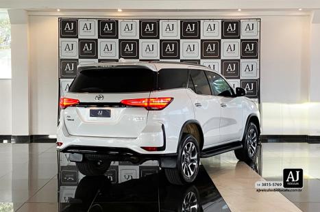 TOYOTA Hilux SW4 2.8 16V 4P SRX PLATINUM 4X4 7 LUGARES TURBO DIESEL AUTOM�TICO, Foto 8