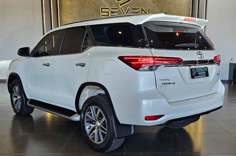 TOYOTA Hilux SW4 2.8 16V 4P SRX 4X4 7 LUGARES TURBO DIESEL AUTOM�TICO, Foto 3