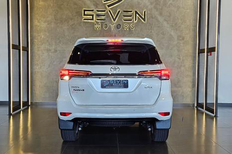 TOYOTA Hilux SW4 2.8 16V 4P SRX 4X4 7 LUGARES TURBO DIESEL AUTOM�TICO, Foto 4