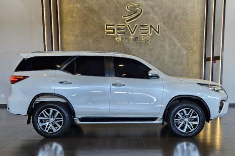 TOYOTA Hilux SW4 2.8 16V 4P SRX 4X4 7 LUGARES TURBO DIESEL AUTOM�TICO, Foto 6