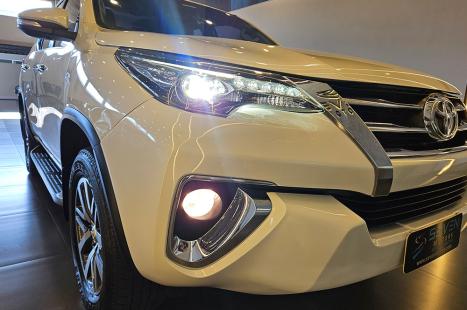 TOYOTA Hilux SW4 2.8 16V 4P SRX 4X4 7 LUGARES TURBO DIESEL AUTOM�TICO, Foto 10