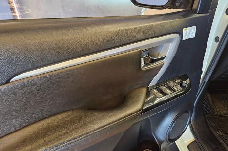 TOYOTA Hilux SW4 2.8 16V 4P SRX 4X4 7 LUGARES TURBO DIESEL AUTOM�TICO, Foto 12