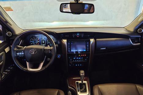 TOYOTA Hilux SW4 2.8 16V 4P SRX 4X4 7 LUGARES TURBO DIESEL AUTOM�TICO, Foto 15