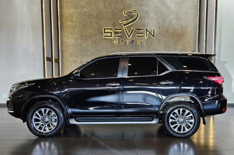 TOYOTA Hilux SW4 2.8 16V 4P SRX 4X4 7 LUGARES TURBO DIESEL AUTOM�TICO, Foto 2