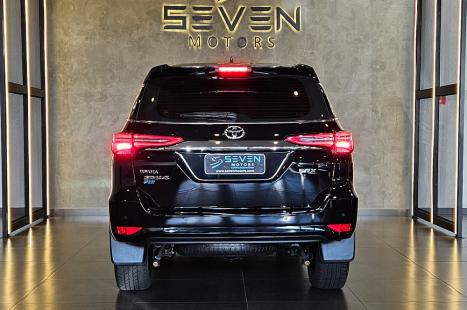 TOYOTA Hilux SW4 2.8 16V 4P SRX 4X4 7 LUGARES TURBO DIESEL AUTOM�TICO, Foto 4