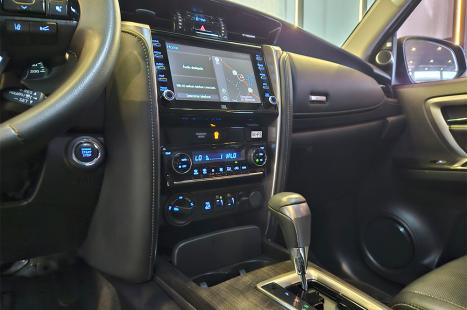 TOYOTA Hilux SW4 2.8 16V 4P SRX 4X4 7 LUGARES TURBO DIESEL AUTOM�TICO, Foto 15