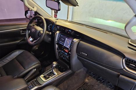 TOYOTA Hilux SW4 2.8 16V 4P SRX 4X4 7 LUGARES TURBO DIESEL AUTOM�TICO, Foto 17