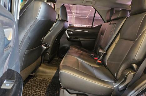 TOYOTA Hilux SW4 2.8 16V 4P SRX 4X4 7 LUGARES TURBO DIESEL AUTOM�TICO, Foto 18