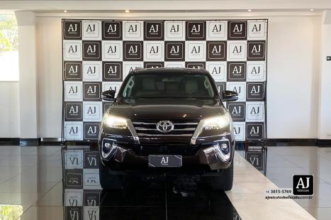 TOYOTA Hilux SW4 2.8 16V 4P SRX 4X4 7 LUGARES TURBO DIESEL AUTOM�TICO, Foto 2