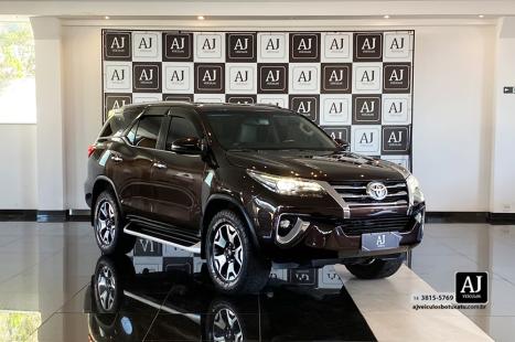 TOYOTA Hilux SW4 2.8 16V 4P SRX 4X4 7 LUGARES TURBO DIESEL AUTOM�TICO, Foto 3
