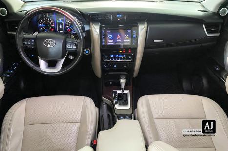 TOYOTA Hilux SW4 2.8 16V 4P SRX 4X4 7 LUGARES TURBO DIESEL AUTOM�TICO, Foto 10