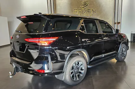 TOYOTA Hilux SW4 2.8 4P SRX 4X4 DIAMOND 7 LUGARES TURBO DIESEL AUTOM�TICO, Foto 5