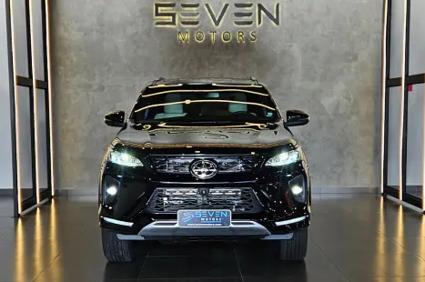 TOYOTA Hilux SW4 2.8 4P SRX 4X4 DIAMOND 7 LUGARES TURBO DIESEL AUTOM�TICO, Foto 8