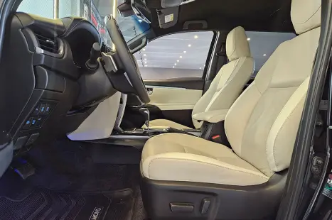 TOYOTA Hilux SW4 2.8 4P SRX 4X4 DIAMOND 7 LUGARES TURBO DIESEL AUTOM�TICO, Foto 12