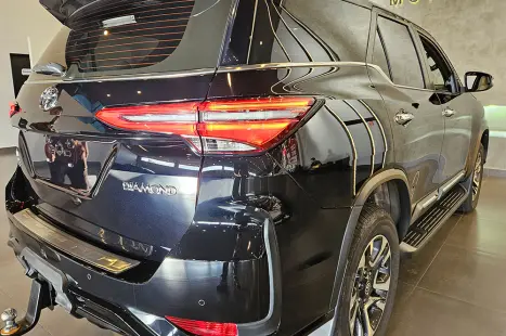 TOYOTA Hilux SW4 2.8 4P SRX 4X4 DIAMOND 7 LUGARES TURBO DIESEL AUTOM�TICO, Foto 19