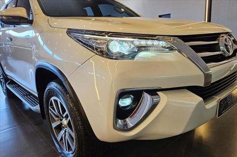 TOYOTA Hilux SW4 2.8 16V 4P SRX PLATINUM 4X4 7 LUGARES TURBO DIESEL AUTOM�TICO, Foto 10