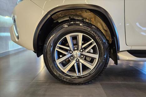 TOYOTA Hilux SW4 2.8 16V 4P SRX PLATINUM 4X4 7 LUGARES TURBO DIESEL AUTOM�TICO, Foto 11
