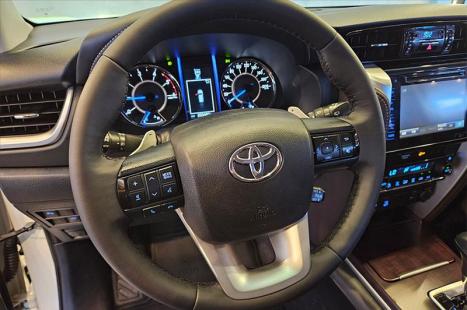 TOYOTA Hilux SW4 2.8 16V 4P SRX PLATINUM 4X4 7 LUGARES TURBO DIESEL AUTOM�TICO, Foto 17