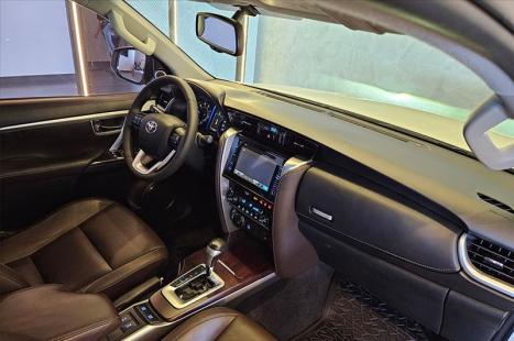TOYOTA Hilux SW4 2.8 16V 4P SRX PLATINUM 4X4 7 LUGARES TURBO DIESEL AUTOM�TICO, Foto 19