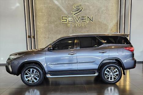 TOYOTA Hilux SW4 2.8 4P SRX 4X4 TURBO DIESEL AUTOM�TICO, Foto 2