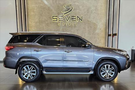 TOYOTA Hilux SW4 2.8 4P SRX 4X4 TURBO DIESEL AUTOM�TICO, Foto 6