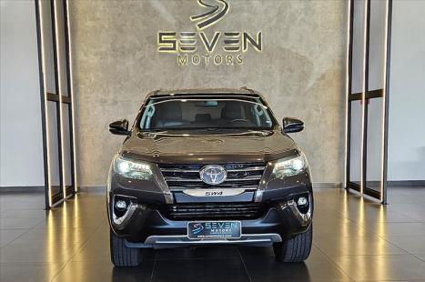 TOYOTA Hilux SW4 2.8 4P SRX 4X4 TURBO DIESEL AUTOM�TICO, Foto 8
