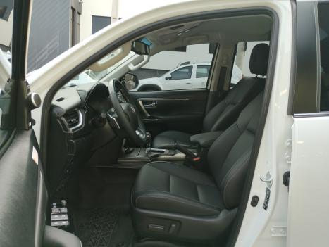 TOYOTA Hilux SW4 2.8 16V 4P SRX PLATINUM 4X4 7 LUGARES TURBO DIESEL AUTOM�TICO, Foto 8