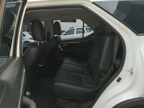 TOYOTA Hilux SW4 2.8 16V 4P SRX PLATINUM 4X4 7 LUGARES TURBO DIESEL AUTOM�TICO, Foto 10